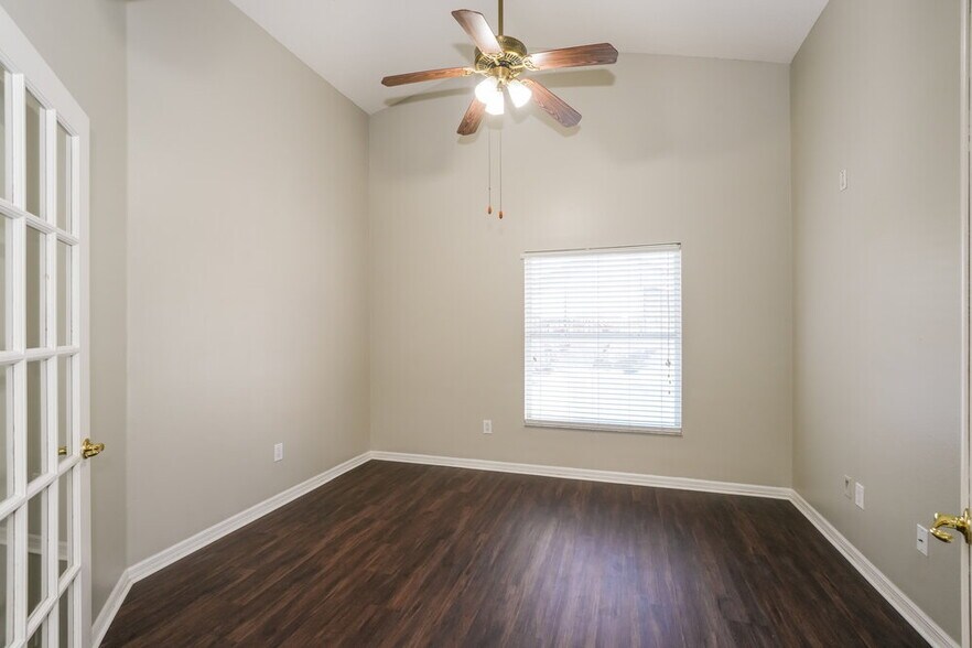 Building Photo - 6757 Waterton Dr