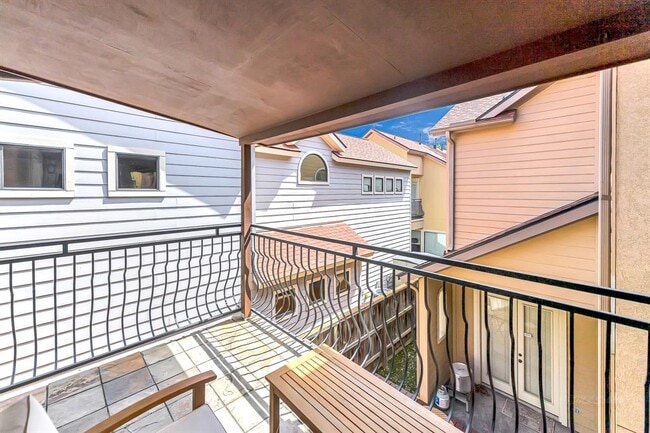 Building Photo - 11022 Robin Hood Ct