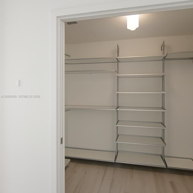 Building Photo - 480 NE 31st St