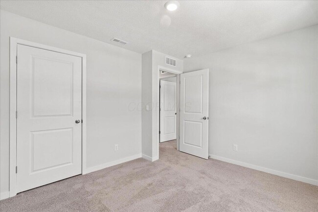 Building Photo - 1489 Jarry Ave