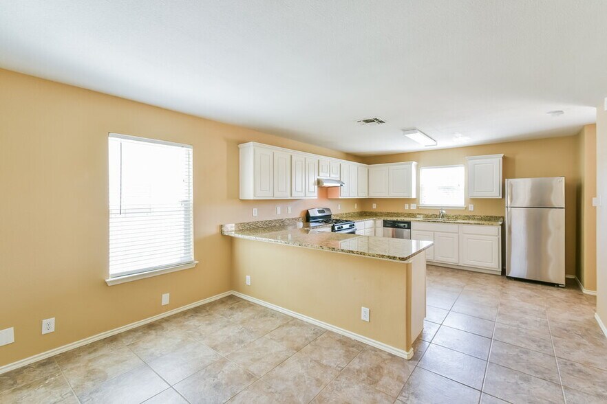 Building Photo - 5523 Red Canyon