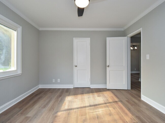 Building Photo - Spacious 2-Bedroom Apartment in Prime Winston-Salem Location