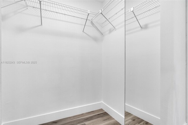 Building Photo - 6920 Harding Ave