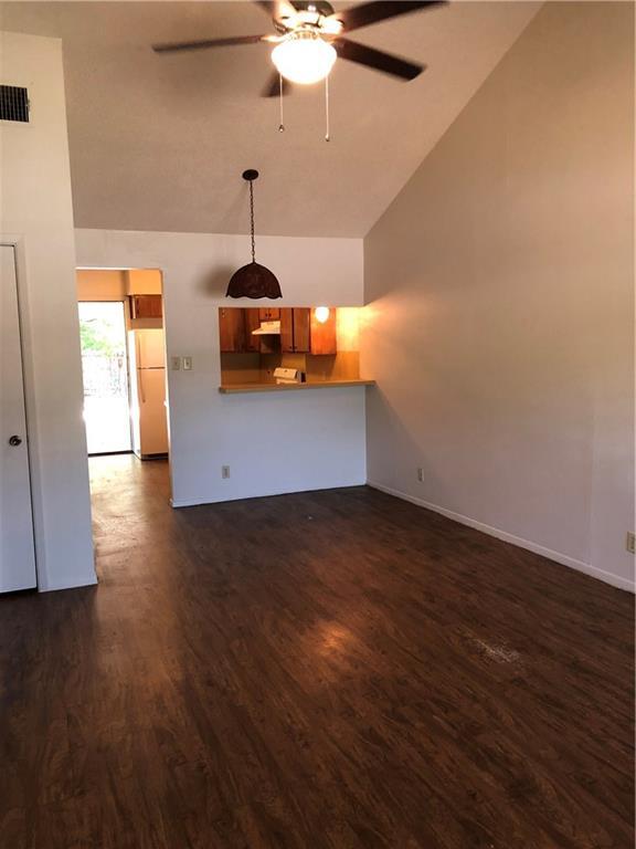 Building Photo - 2211 E Stassney Ln