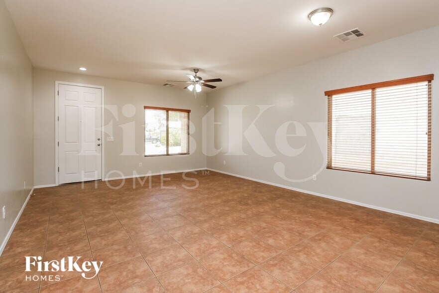 Building Photo - 29010 N Cactus Cir