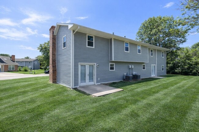 Building Photo - 1923 Mirtle Grove Ct