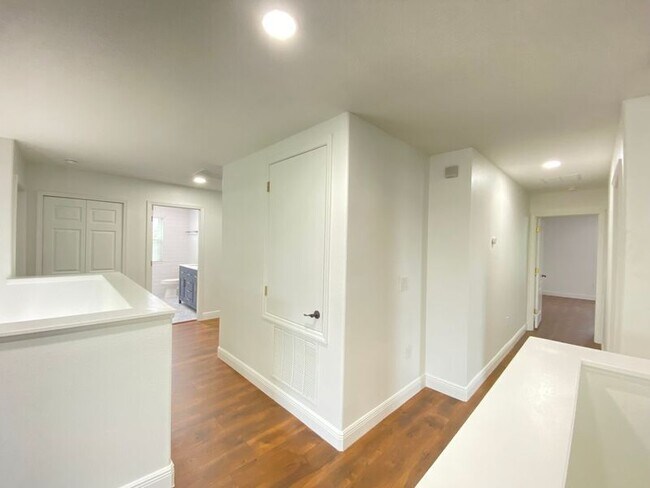 Building Photo - 13110 Moss Park Ridge Dr