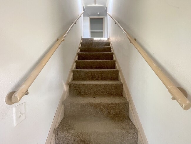 Building Photo - 2120 Canyon Dr