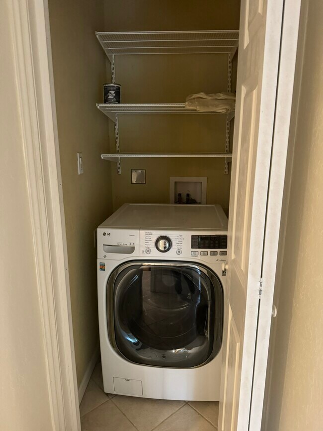 Washer/Dryer - 25 N Gate Rd