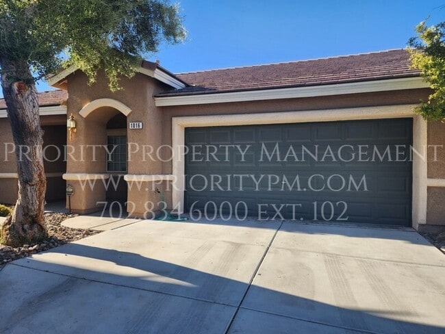 Building Photo - GORGEOUS! Single Story Townhome ~ 2 Bed ~ ...