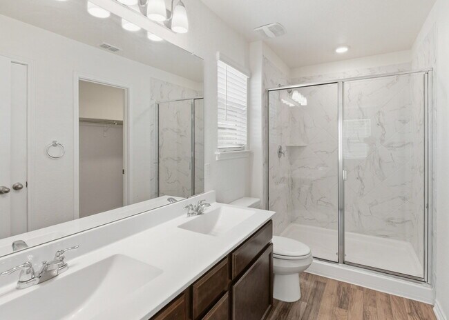 Building Photo - This spacious 4-bed/3-bath two-story rental is a gem waiting for you!