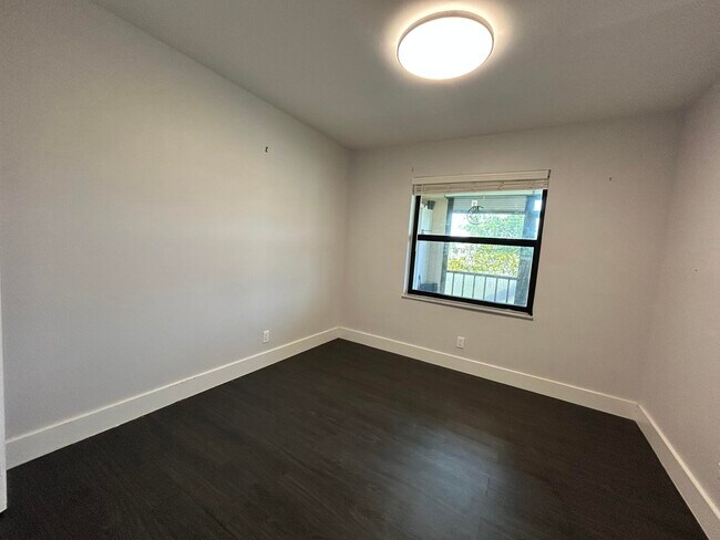 Building Photo - 7154 Golf Colony Ct