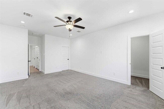 Building Photo - 2217 Lee St