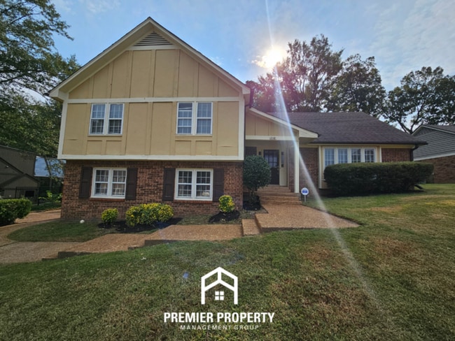 Primary Photo - 2116 Rolling Valley Dr