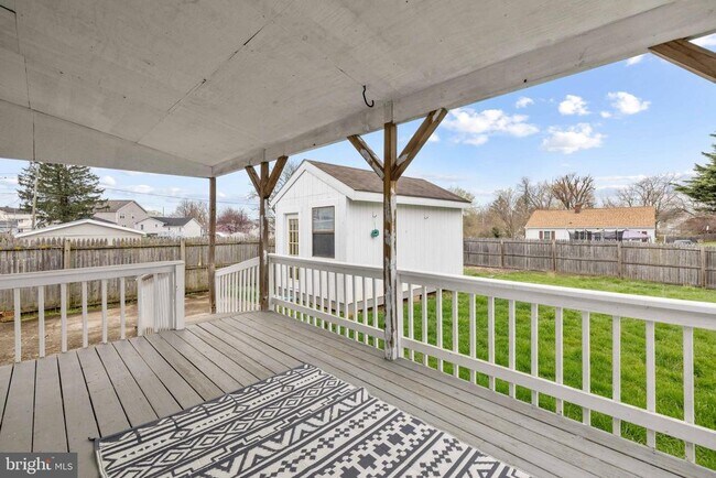 Building Photo - 405 E 7th Ave