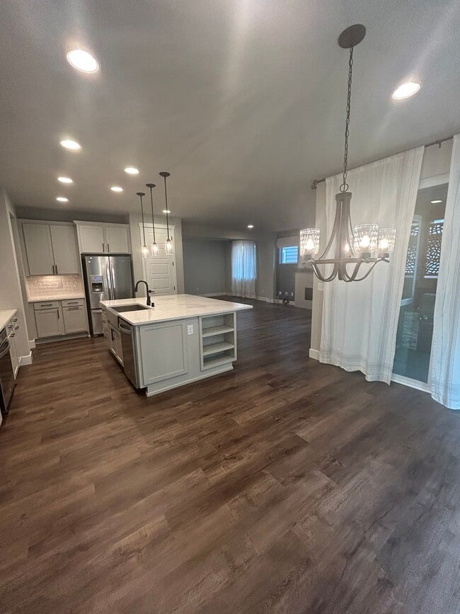 Building Photo - Spacious 4 Bed / 3.5 Bath Home in Easton C...