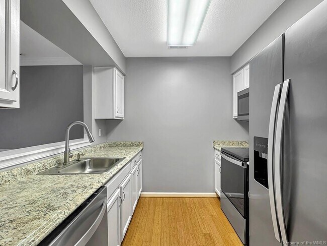 Building Photo - 805 Settlement Dr