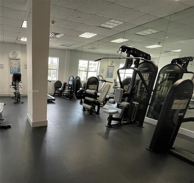 Building Photo - 401 69th St