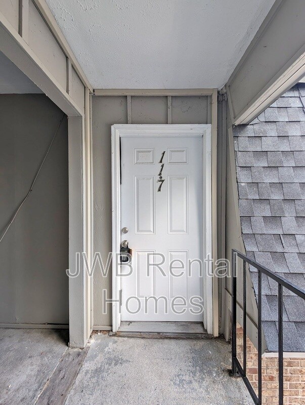 Building Photo - 7201 Arlington Expy