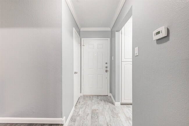 Building Photo - 6406 Ferris Dr