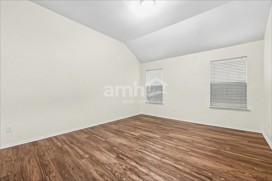 Building Photo - 923 Plumeria Dr