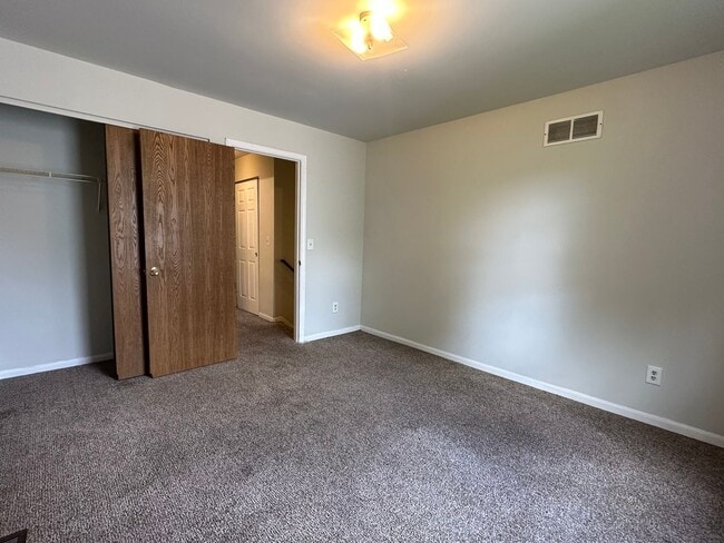 Building Photo - Delhi- Spacious 3 bedroom 2 bath in OHSD
