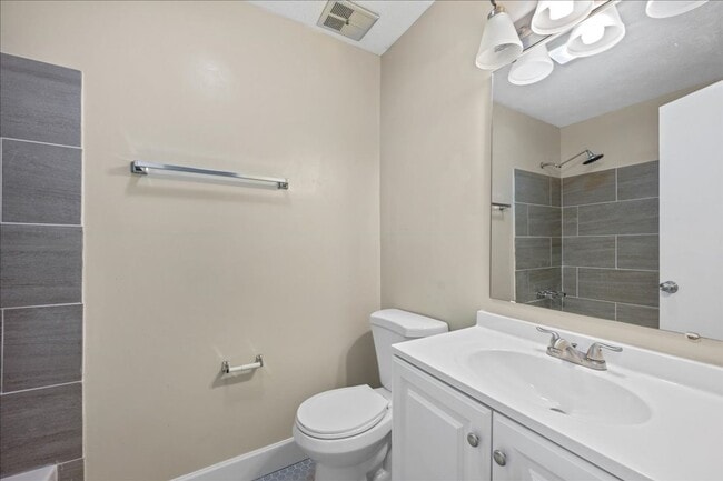 Building Photo - 3/2 with 1/1 In Law Suite in  Heritage Farms Orange Park South