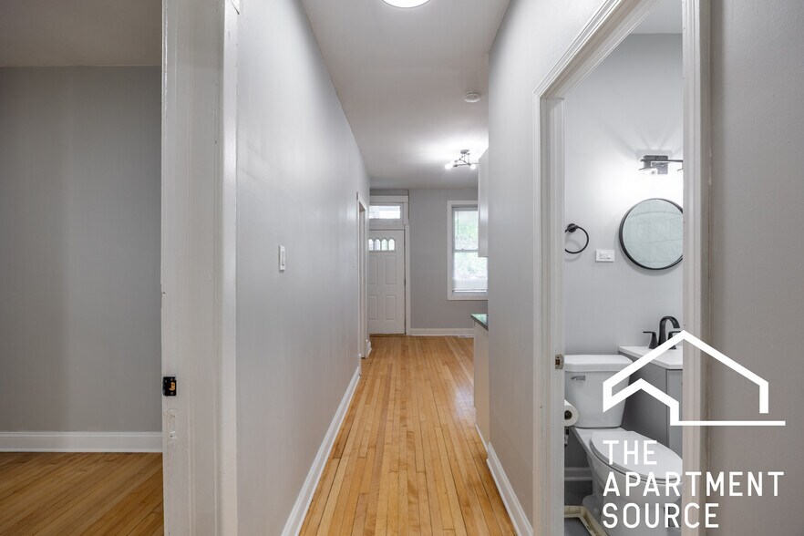 Building Photo - 3716 W Cortland St