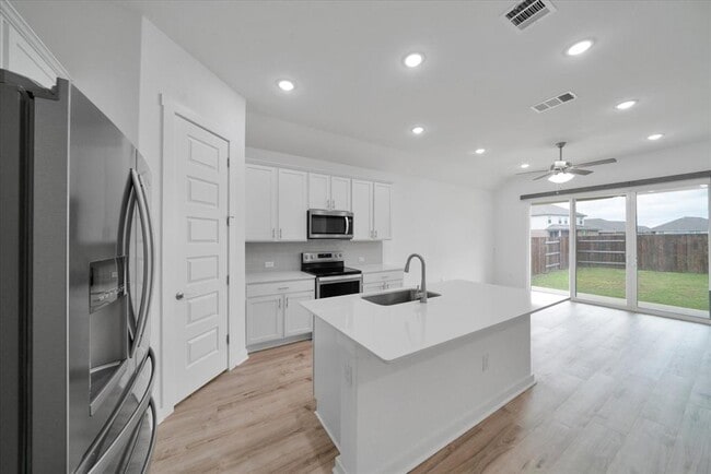 Building Photo - 316 Peace Pipe Way
