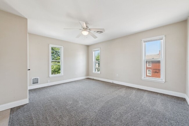 Building Photo - Stunning 2 Bedroom home in Greensburg available September 1!