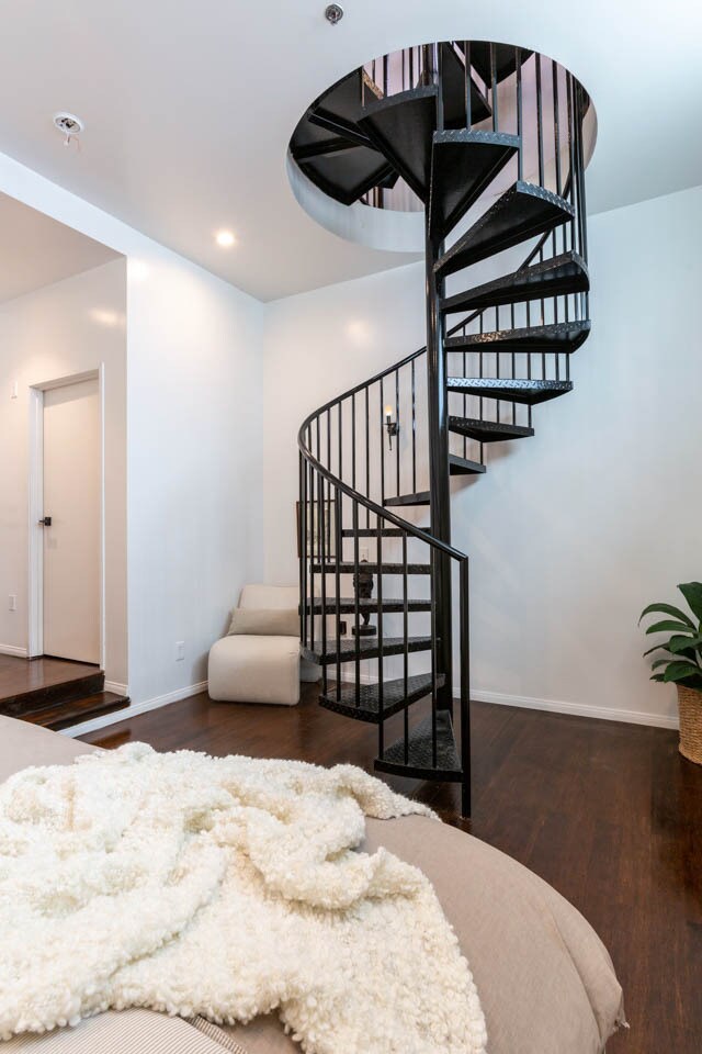 Building Photo - 900 N Hoover St