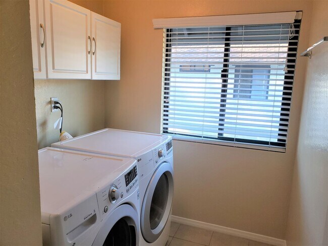 Building Photo - 2556 Ocean Cove Dr