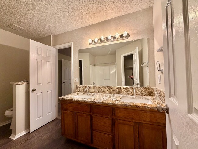 Building Photo - 10802 E 101st St N