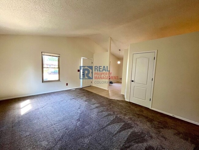 Building Photo - 4945 Marabou Way