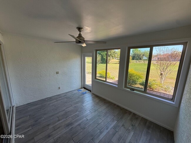 Building Photo - 4301 Bay Point Rd