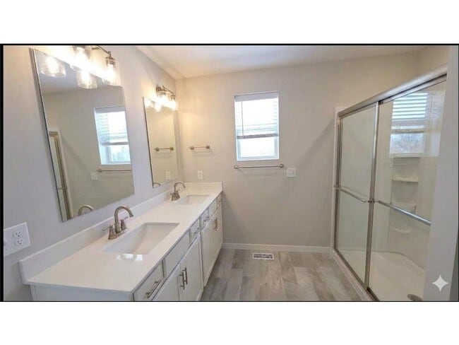 Building Photo - 6285 Larkspur Ln