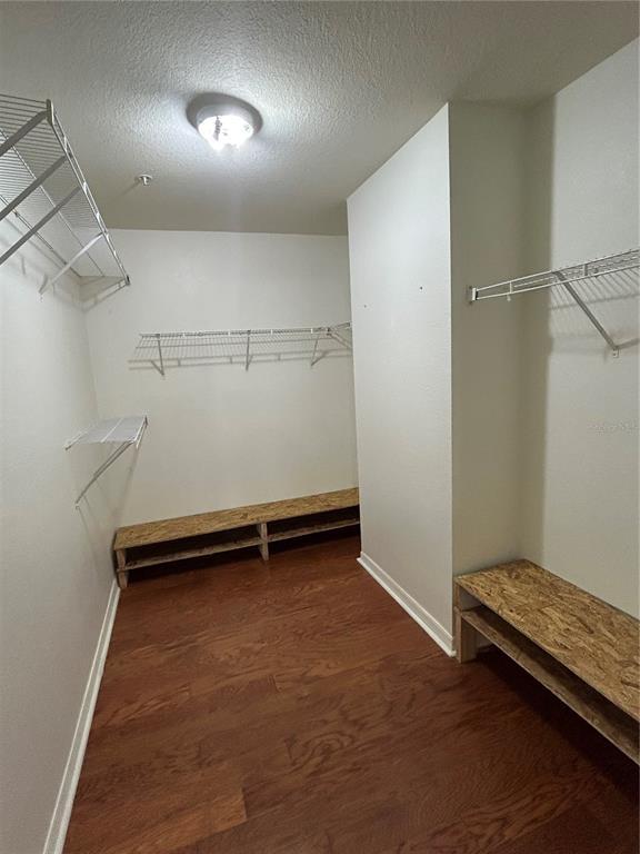 Building Photo - 5455 Vineland Rd