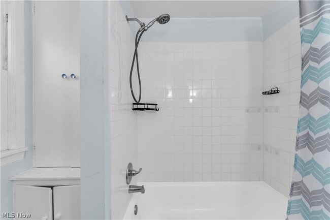 Building Photo - 3209 W 92nd St