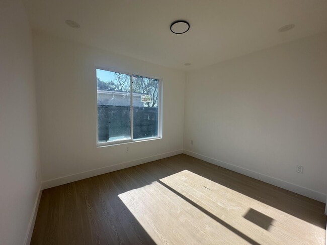 Building Photo - Brand New Construction 3 Bed | 2 Bath - Es...