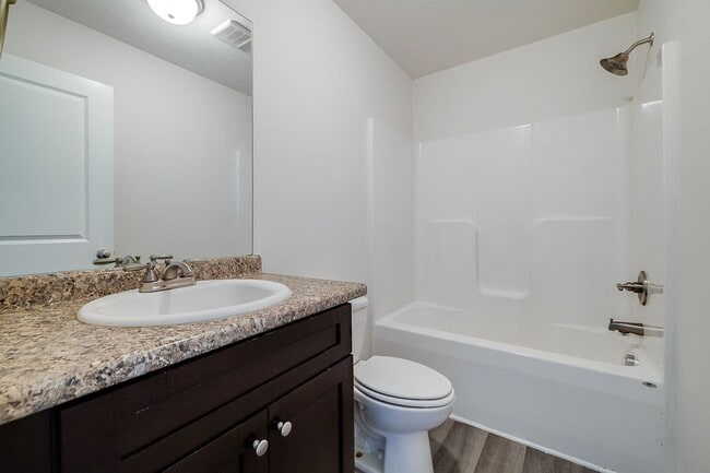 Building Photo - 3 Bed 2.5 Bath - Spacious Townhome Centrally Located in Rincon