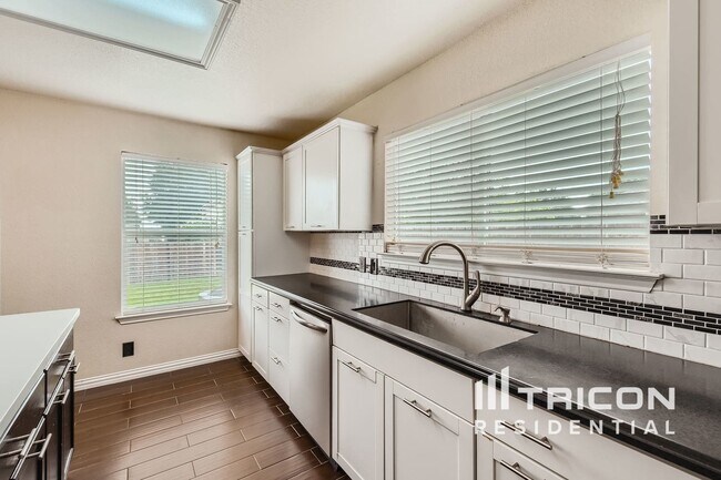 Building Photo - 124 Angus Way