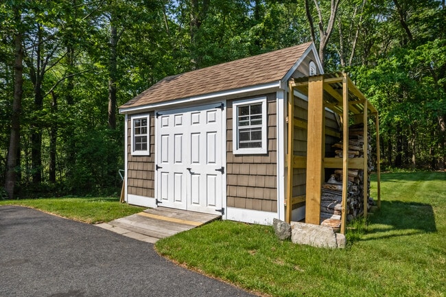 Building Photo - 106 Fieldstone Estates Rd
