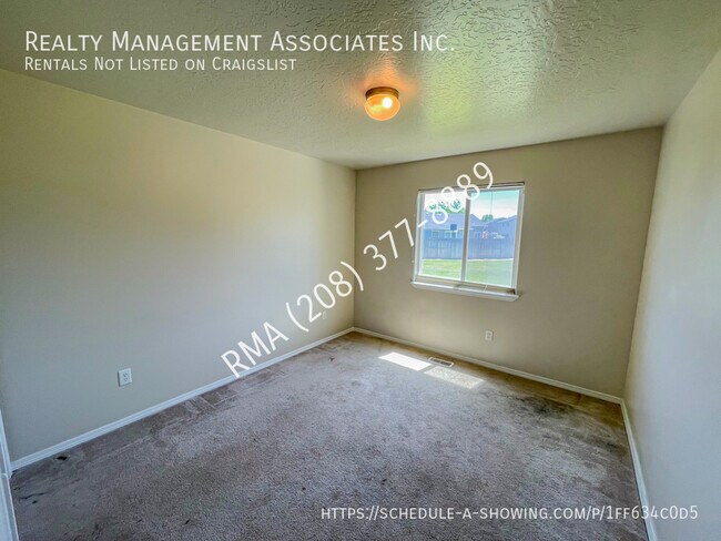 Building Photo - 5118 Lathrop Pl