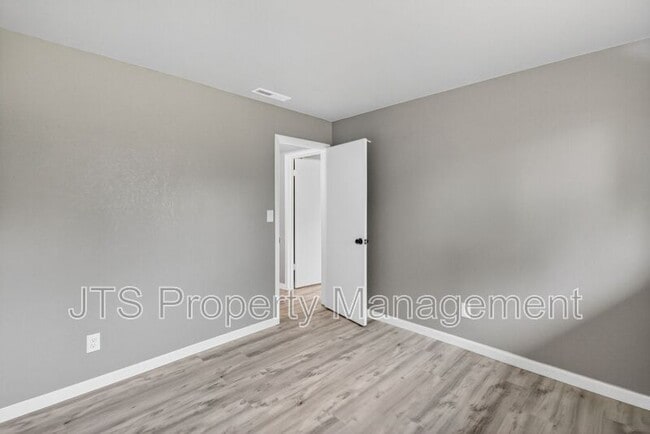 Building Photo - 6120 Westview Way