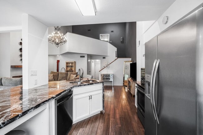 Building Photo - 9400 Doliver Dr