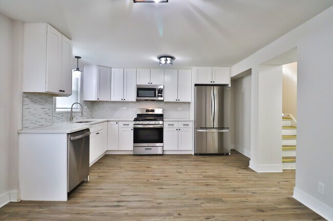 Building Photo - 16039 Marian Dr