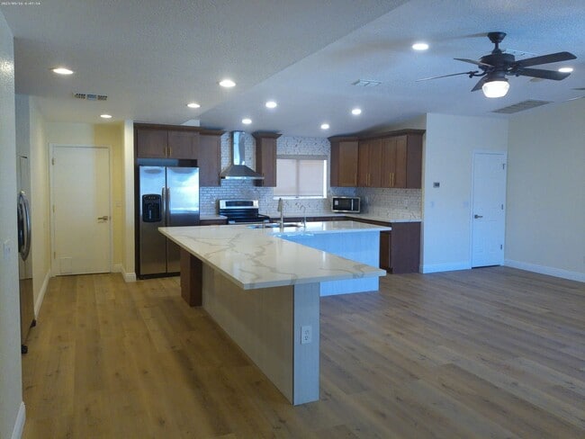 Building Photo - Stunning Lake Havasu Rental 4 BR/ 3BA Pool Home Backing to Park