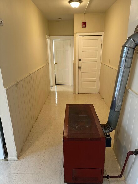 Building Photo - 810 Brock Ave