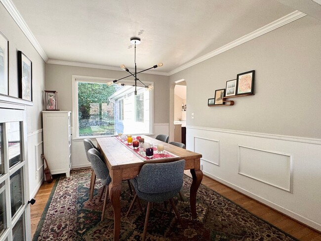 Building Photo - View Ridge Home