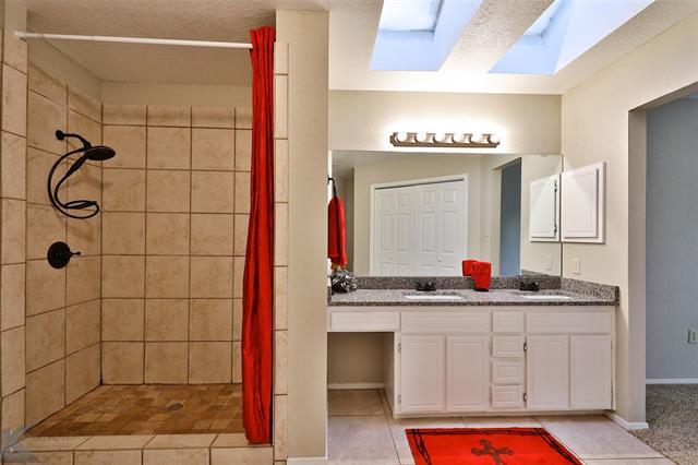 Building Photo - 8033 Vita Ct
